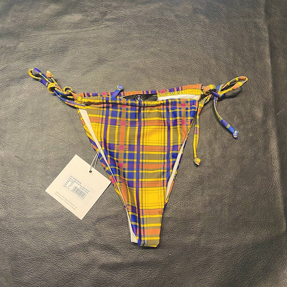 MISSGUIDED PLAID BIKINI BOTTOMS